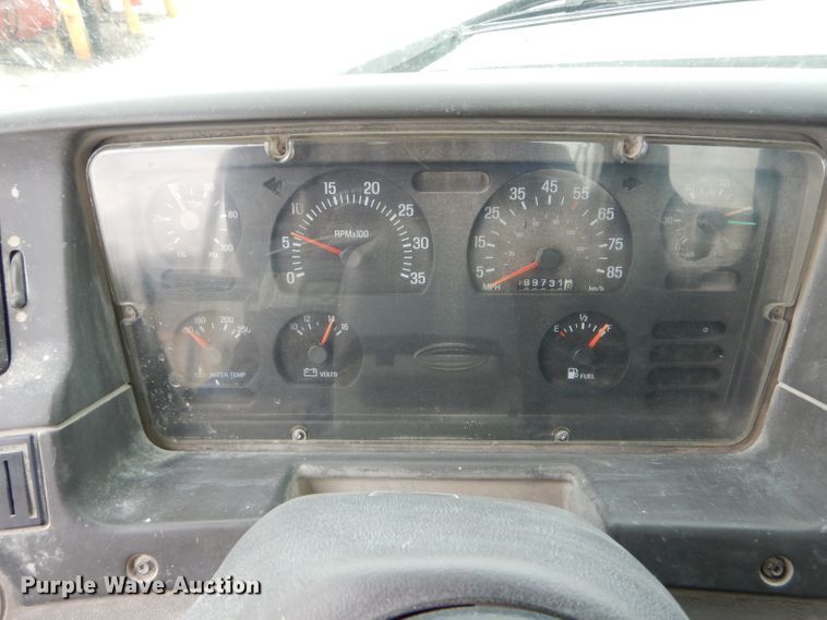 image for item DF3034 2002 Sterling AT9500 semi truck