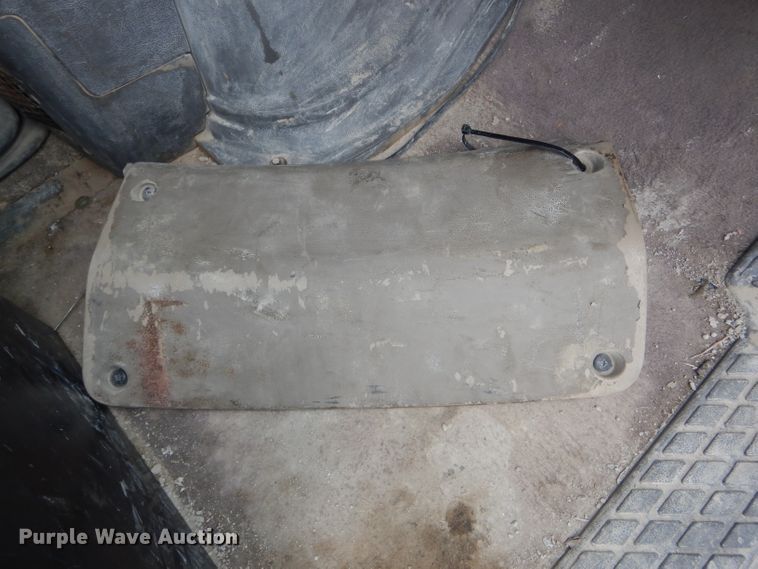 image for item DF3034 2002 Sterling AT9500 semi truck