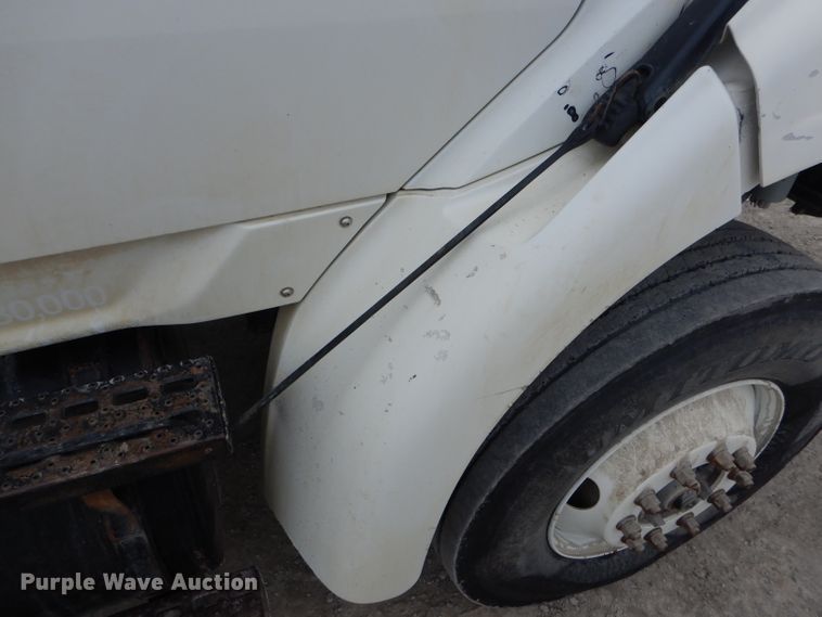 image for item DF3034 2002 Sterling AT9500 semi truck