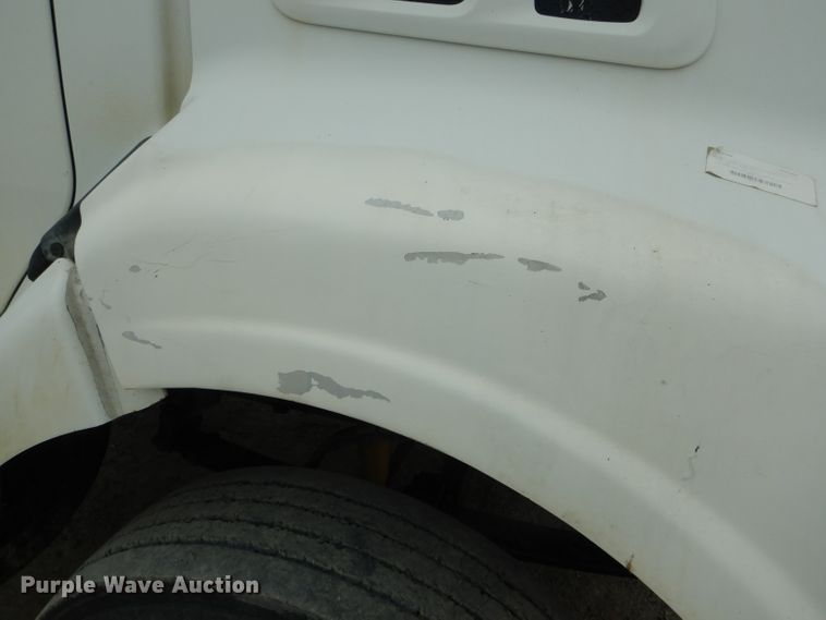 image for item DF3034 2002 Sterling AT9500 semi truck