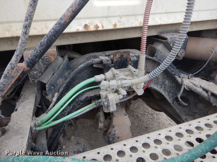 image for item DF3034 2002 Sterling AT9500 semi truck