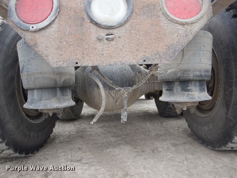 image for item DF3034 2002 Sterling AT9500 semi truck