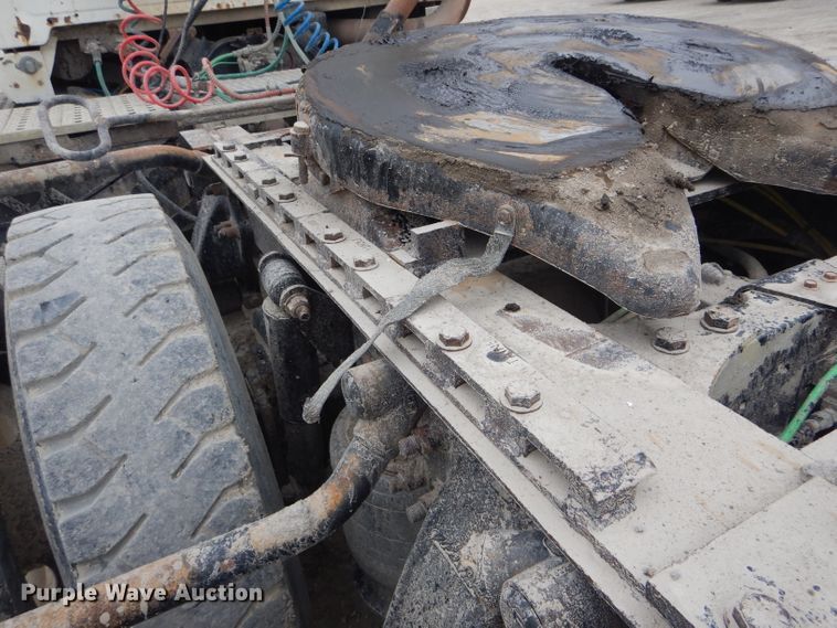 image for item DF3034 2002 Sterling AT9500 semi truck