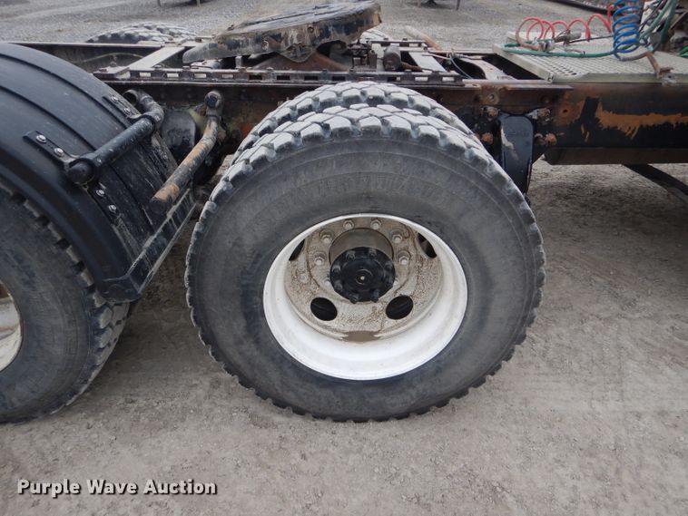 image for item DF3034 2002 Sterling AT9500 semi truck