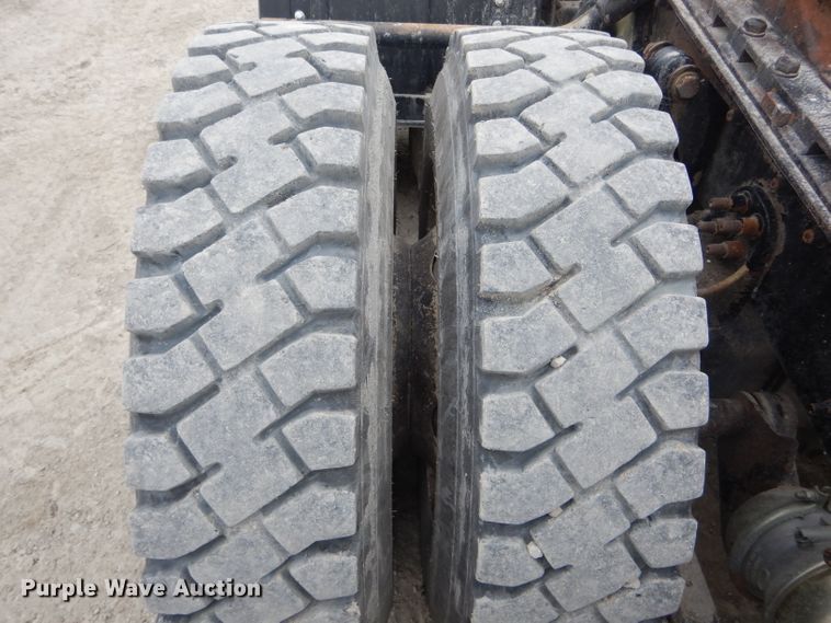 image for item DF3034 2002 Sterling AT9500 semi truck