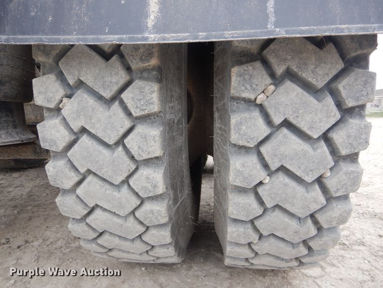 image for item DF3034 2002 Sterling AT9500 semi truck