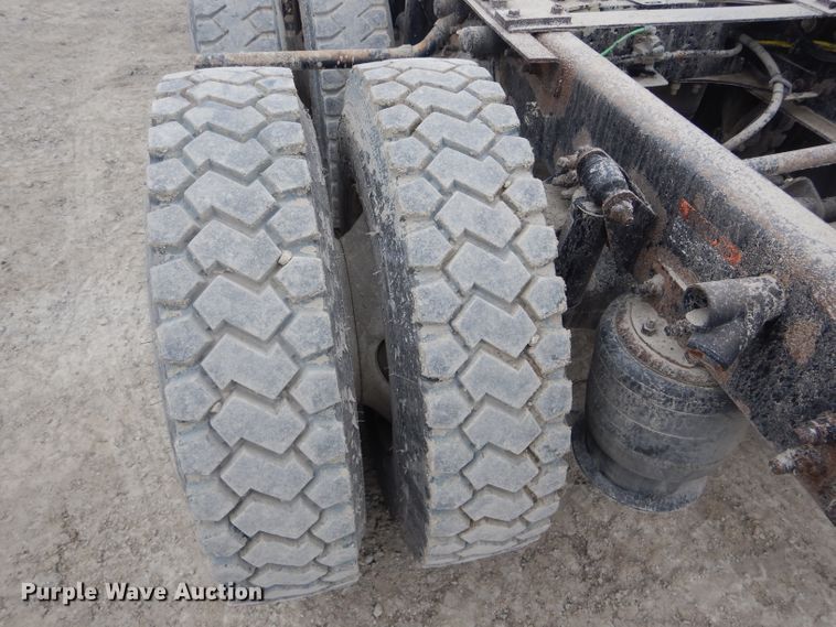 image for item DF3034 2002 Sterling AT9500 semi truck