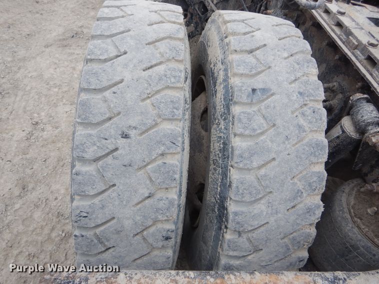 image for item DF3034 2002 Sterling AT9500 semi truck