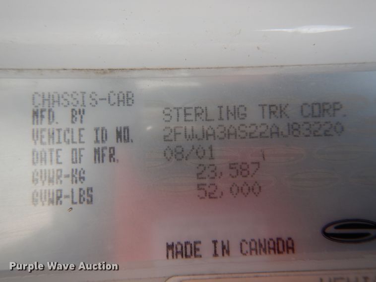 image for item DF3034 2002 Sterling AT9500 semi truck