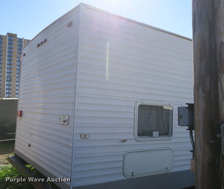 image for item DF5095 2005 Sunray Smokey camper