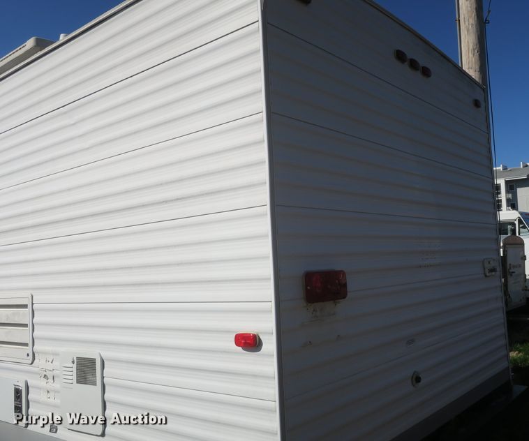 image for item DF5095 2005 Sunray Smokey camper