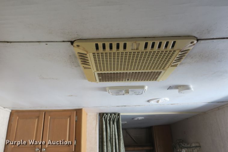 image for item DF5095 2005 Sunray Smokey camper