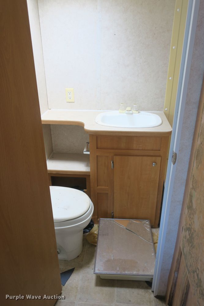 image for item DF5095 2005 Sunray Smokey camper