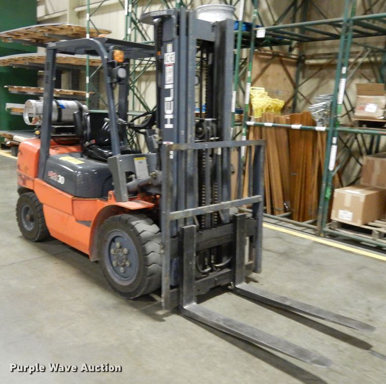 image for item DF6004 Heli CPYD30-TY forklift