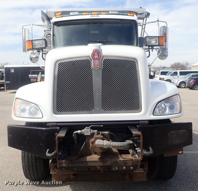 image for item DG3037 2010 Kenworth T400 dump truck