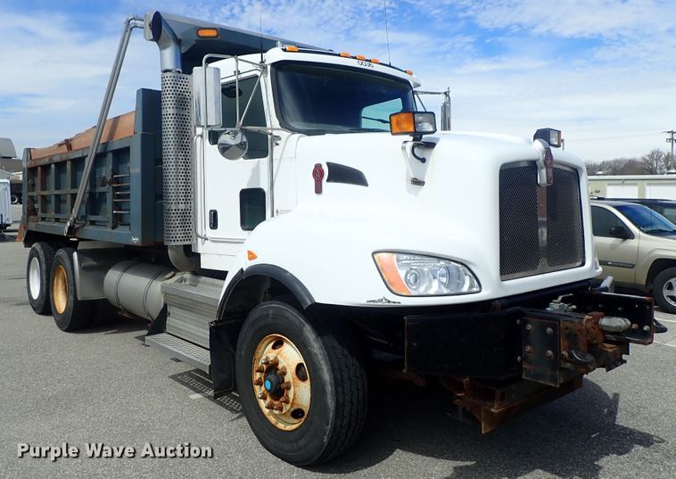 image for item DG3037 2010 Kenworth T400 dump truck