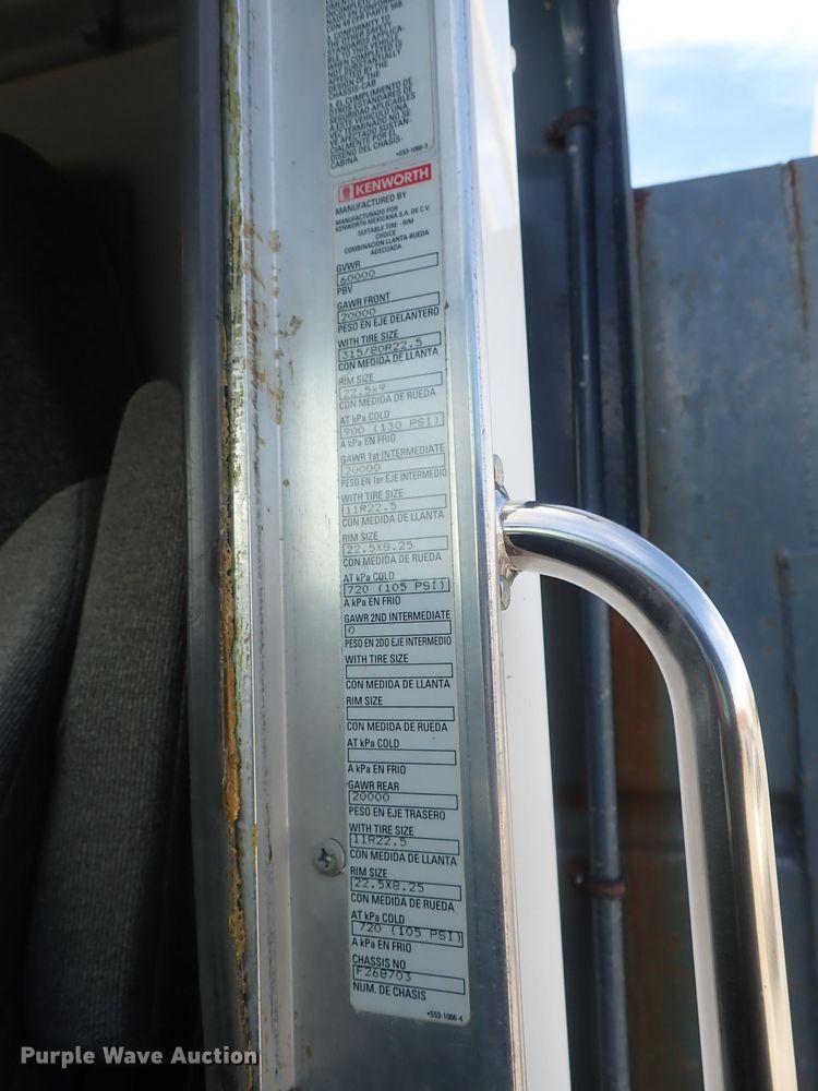 image for item DG3037 2010 Kenworth T400 dump truck