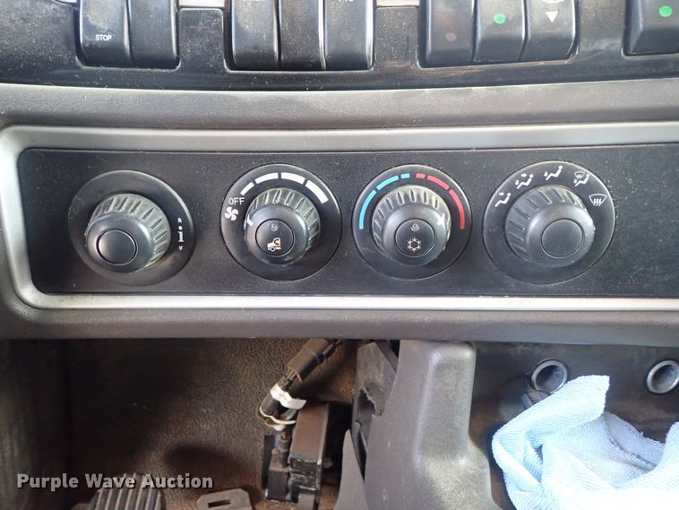 image for item DG3037 2010 Kenworth T400 dump truck