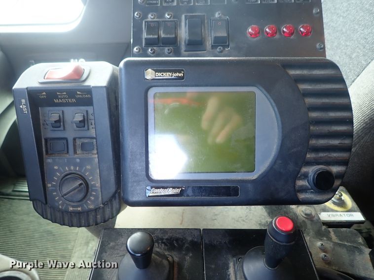 image for item DG3037 2010 Kenworth T400 dump truck