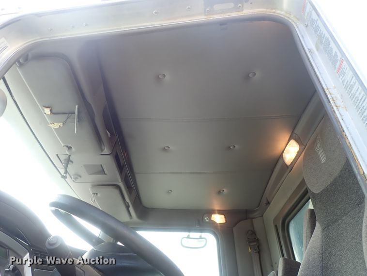 image for item DG3037 2010 Kenworth T400 dump truck