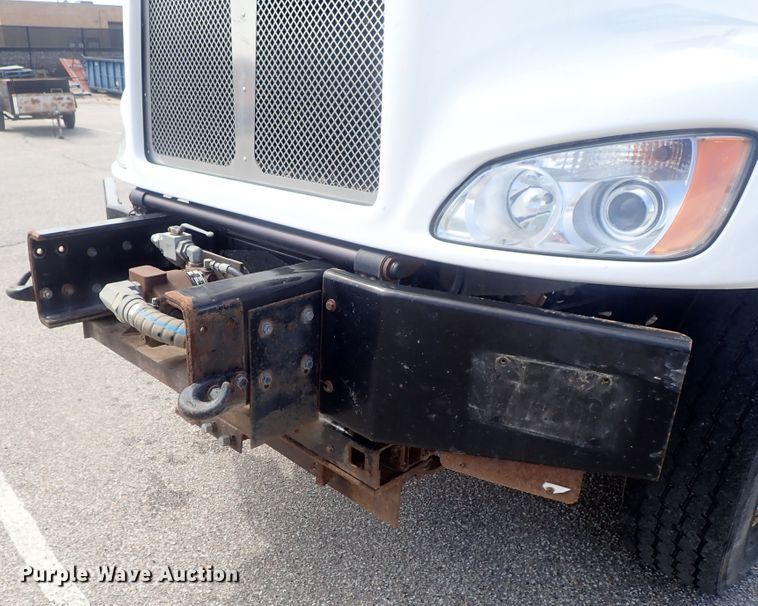 image for item DG3037 2010 Kenworth T400 dump truck