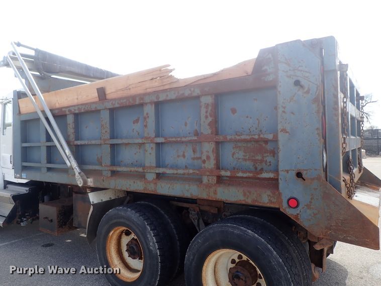 image for item DG3037 2010 Kenworth T400 dump truck