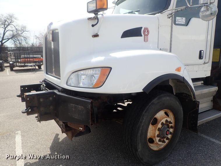 image for item DG3037 2010 Kenworth T400 dump truck