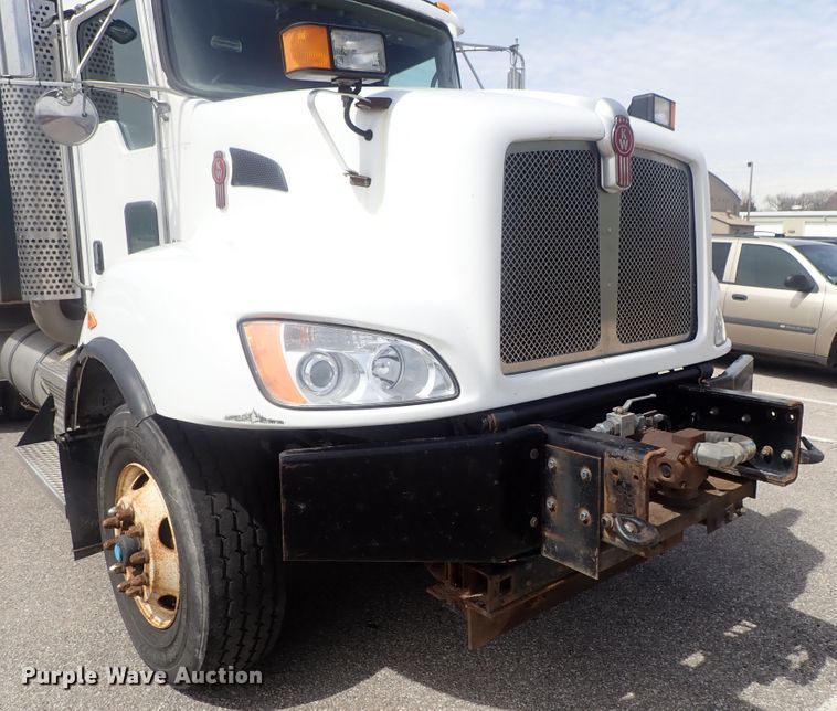 image for item DG3037 2010 Kenworth T400 dump truck