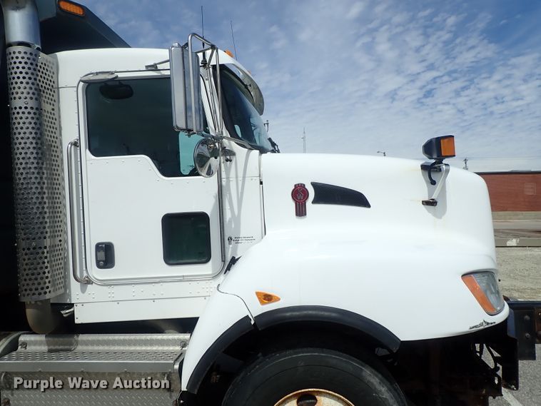 image for item DG3037 2010 Kenworth T400 dump truck