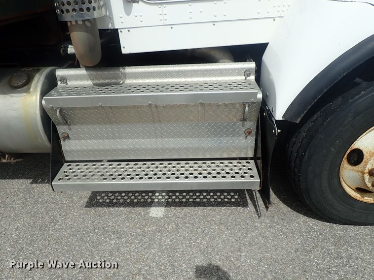 image for item DG3037 2010 Kenworth T400 dump truck