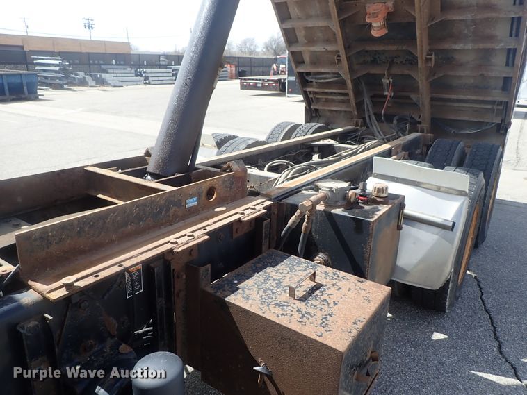 image for item DG3037 2010 Kenworth T400 dump truck