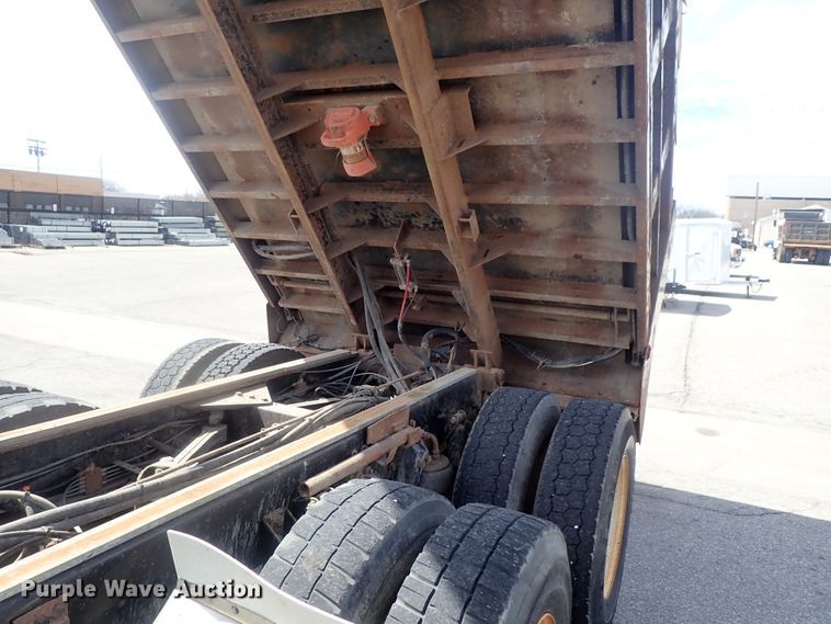 image for item DG3037 2010 Kenworth T400 dump truck