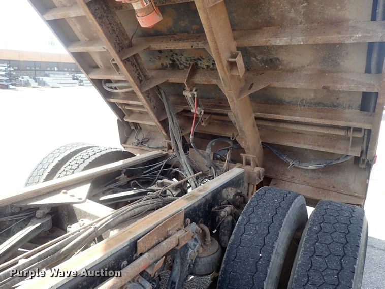 image for item DG3037 2010 Kenworth T400 dump truck