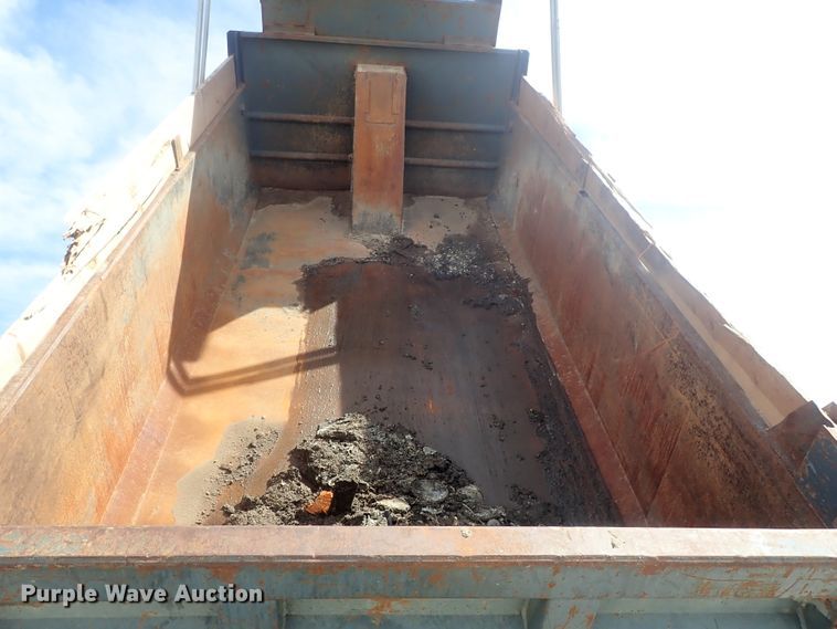 image for item DG3037 2010 Kenworth T400 dump truck