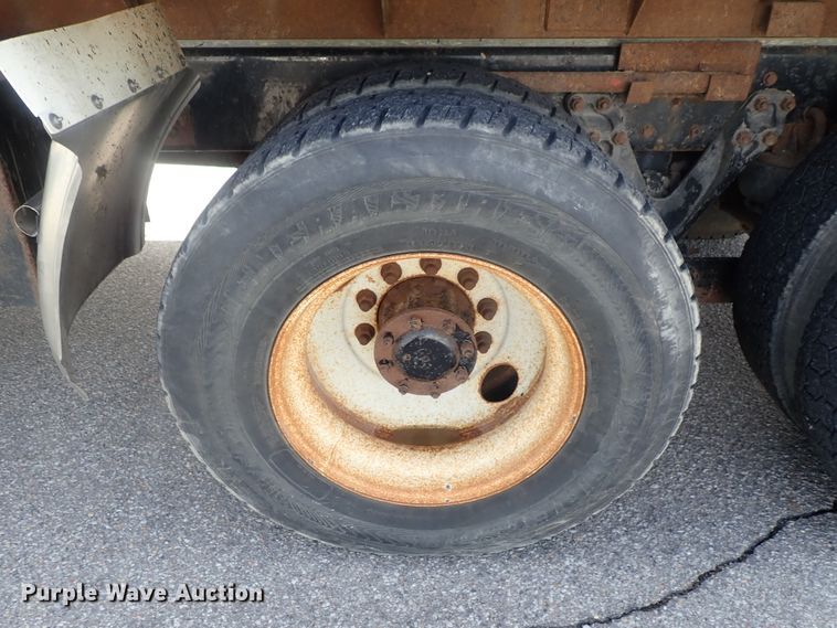 image for item DG3037 2010 Kenworth T400 dump truck