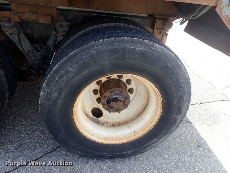 image for item DG3037 2010 Kenworth T400 dump truck