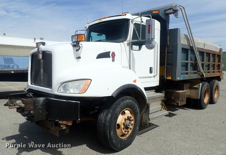 image for item DG3042 2010 Kenworth T400 dump truck