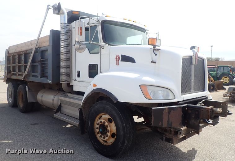 image for item DG3042 2010 Kenworth T400 dump truck