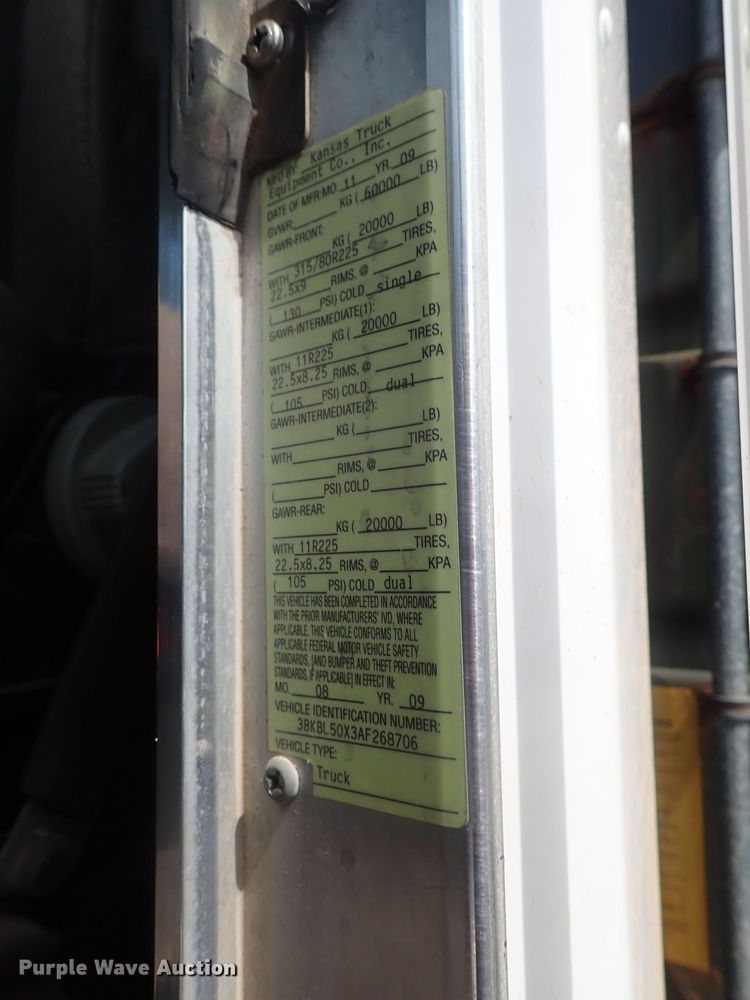 image for item DG3042 2010 Kenworth T400 dump truck