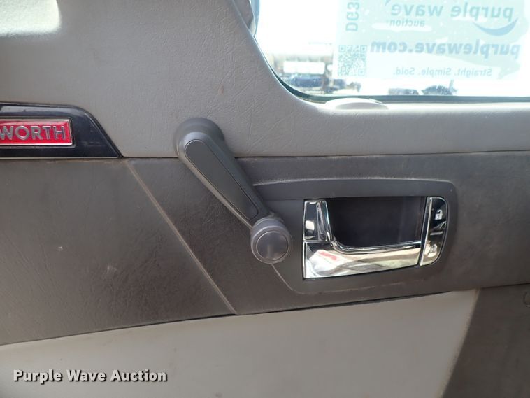 image for item DG3042 2010 Kenworth T400 dump truck