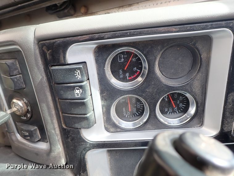 image for item DG3042 2010 Kenworth T400 dump truck