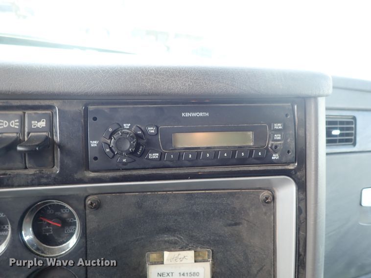 image for item DG3042 2010 Kenworth T400 dump truck