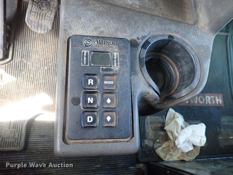 image for item DG3042 2010 Kenworth T400 dump truck