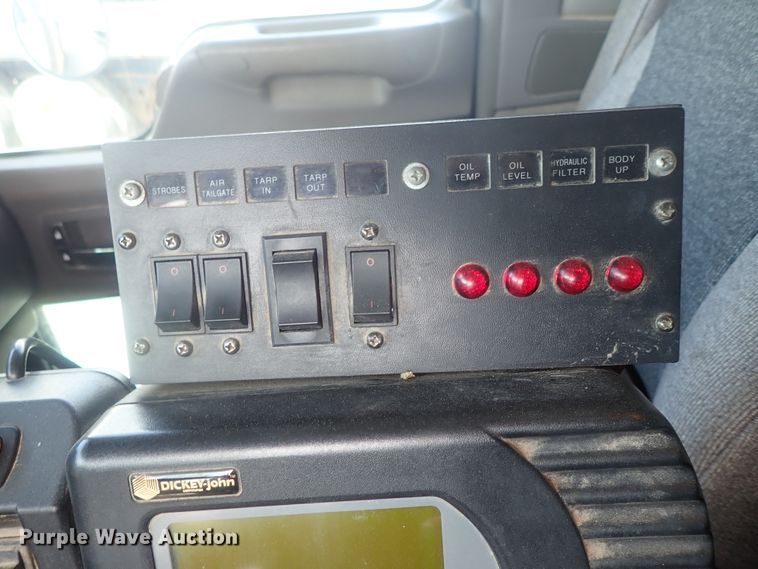 image for item DG3042 2010 Kenworth T400 dump truck