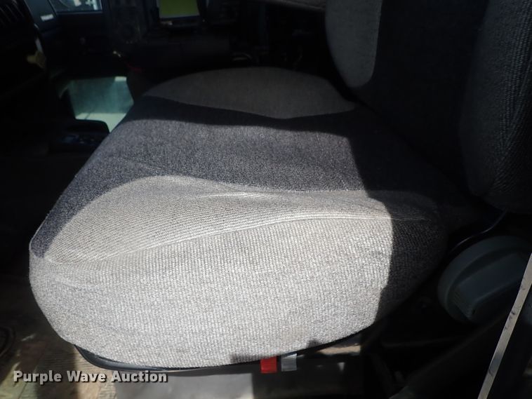 image for item DG3042 2010 Kenworth T400 dump truck