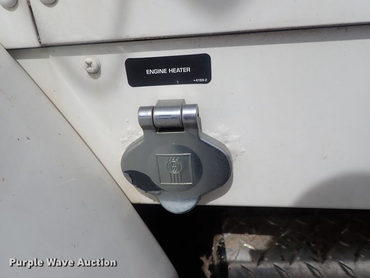 image for item DG3042 2010 Kenworth T400 dump truck