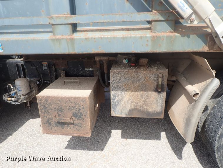 image for item DG3042 2010 Kenworth T400 dump truck