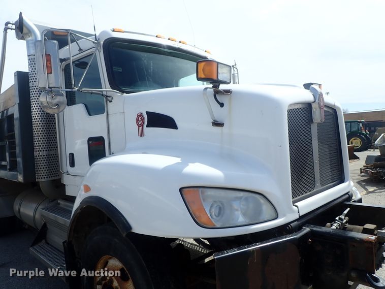 image for item DG3042 2010 Kenworth T400 dump truck