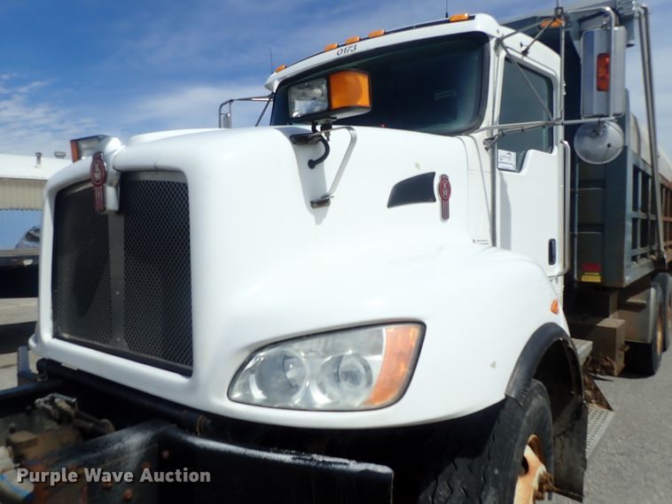 image for item DG3042 2010 Kenworth T400 dump truck