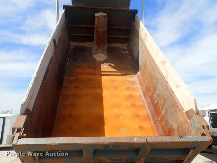 image for item DG3042 2010 Kenworth T400 dump truck